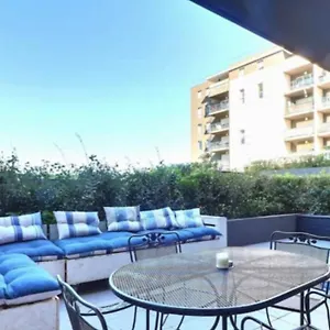 https://appartement-spacieux-avec-grande-terrasse.fr-provencehotel.com